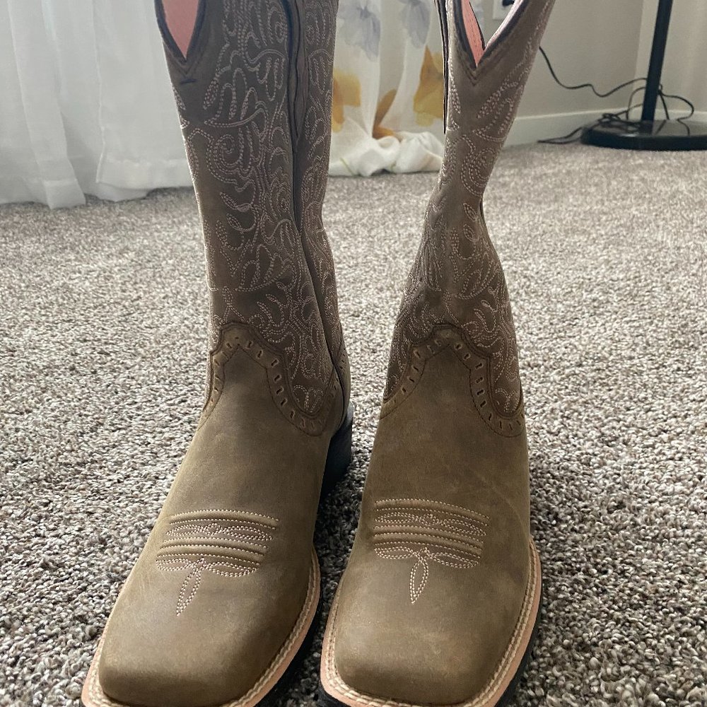 COPY - Womens Ariat Cowboy boots new